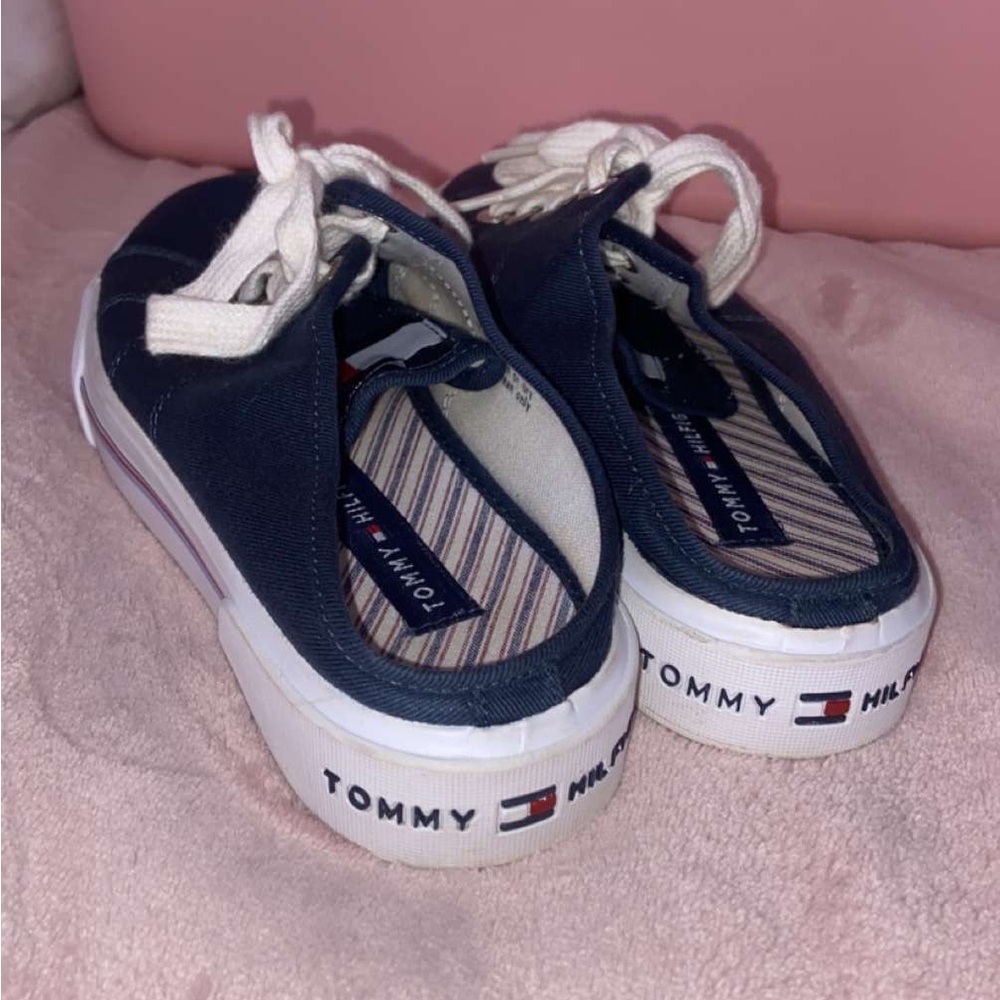Tommy Hilfiger shoes slight wear